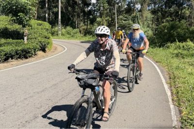 Sarah Cutts Cycling on the  tour with redspokes